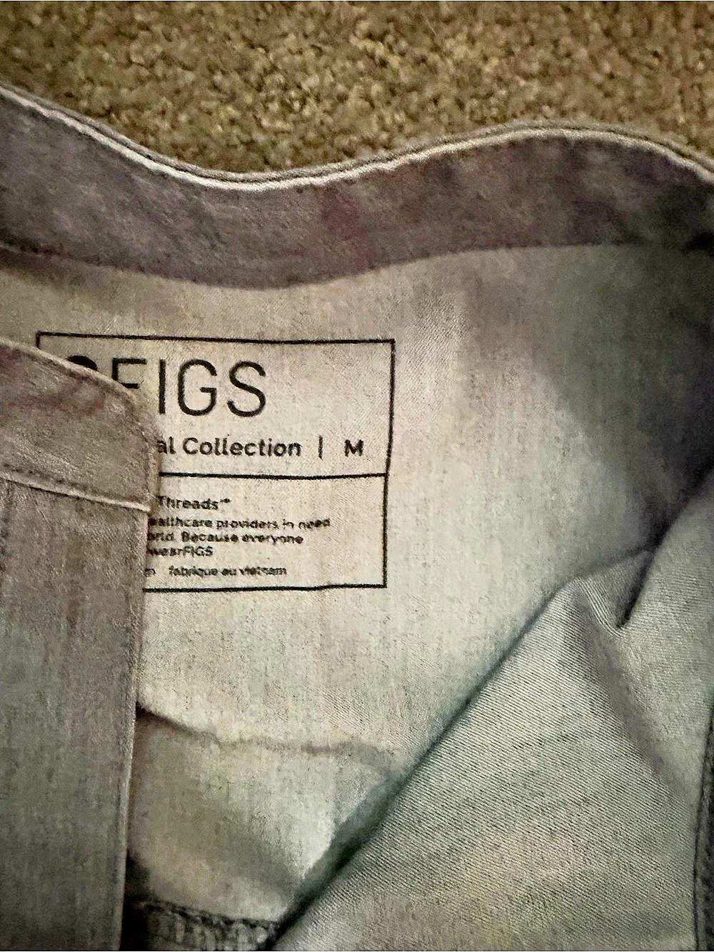 FIGS Technical Collection Scrub Set Gray Tunic Set Medium & Medium Tall - Picture 2 of 3